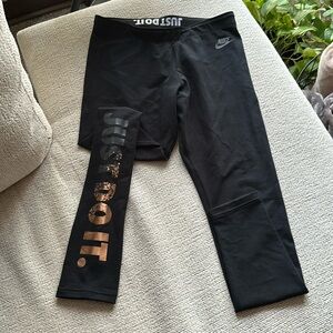 Nike medium leggings